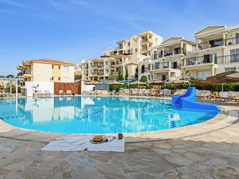 Apartment, 2 Bedrooms, Balcony, Ocean View photo 3