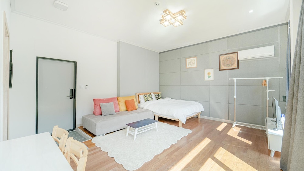 Basic Room, 1 Bedroom (GS1) - Photo 4