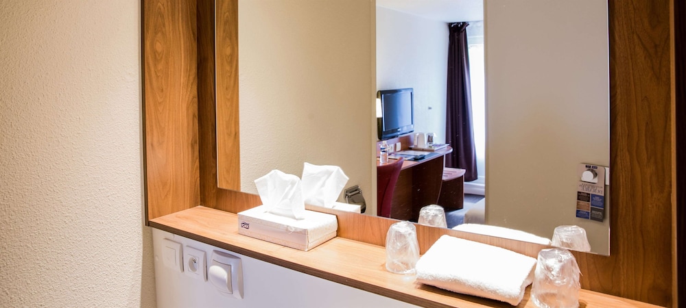 Standard Room, 1 Double Bed - Photo 4