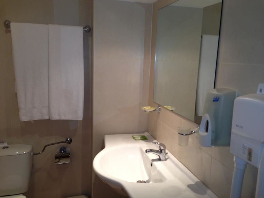 Standard Twin Room, Balcony photo 3