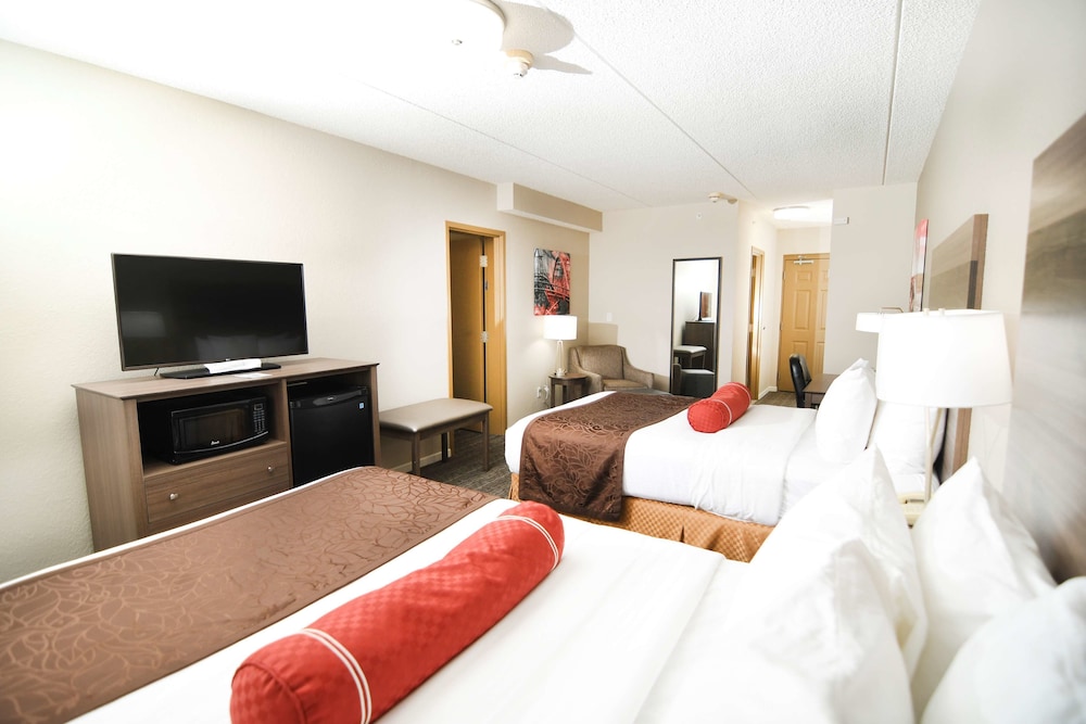 Suite, Multiple Beds, Non Smoking, Refrigerator & Microwave photo 2
