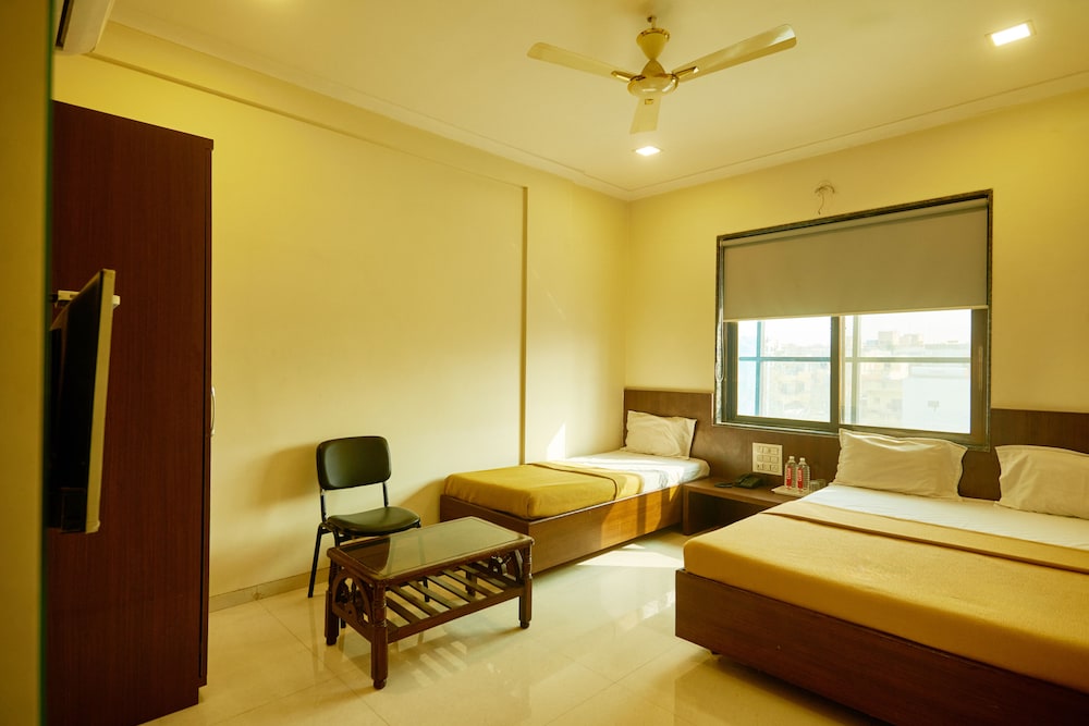 Deluxe Triple Non A/C Room