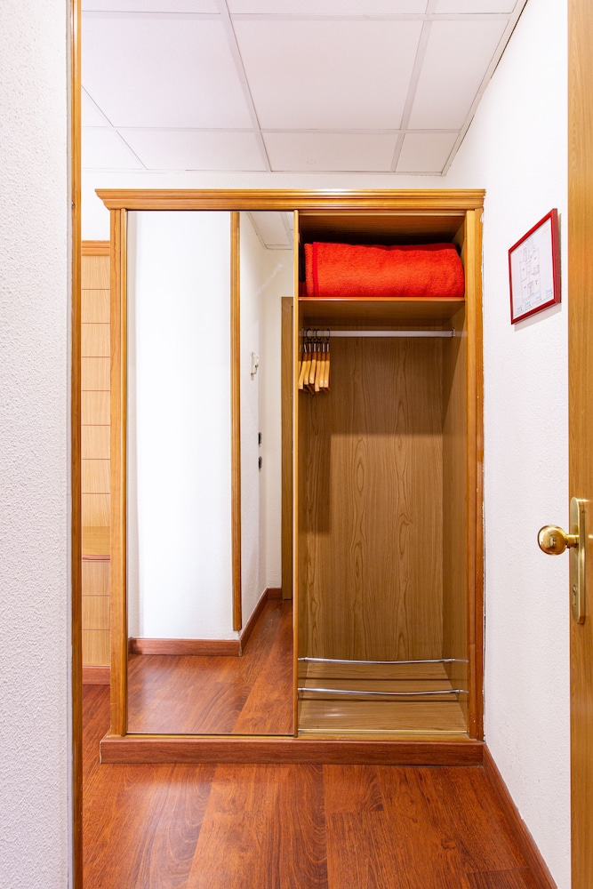 Double or Twin Room (Interior) - Photo 2