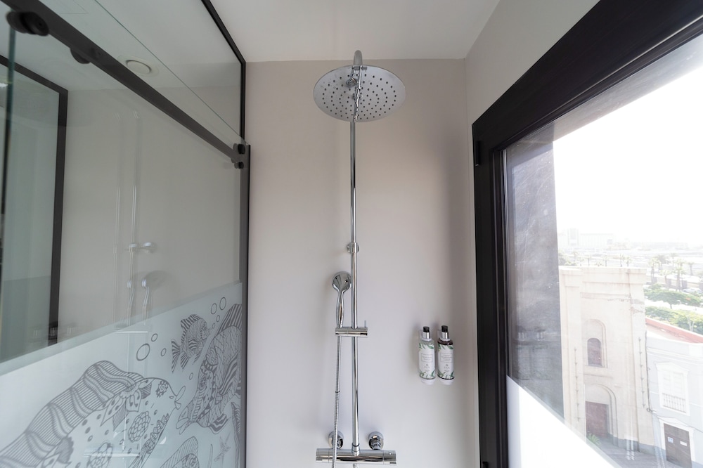 Double Room, Sea View - Photo 10