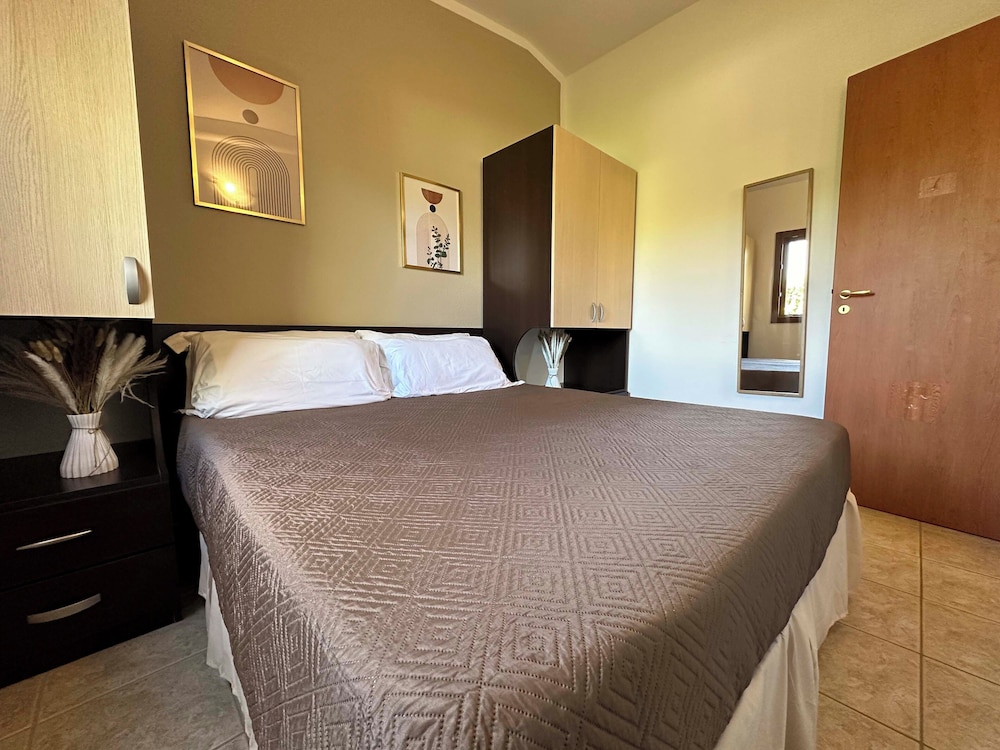 House, 2 Bedrooms, Balcony, Garden View