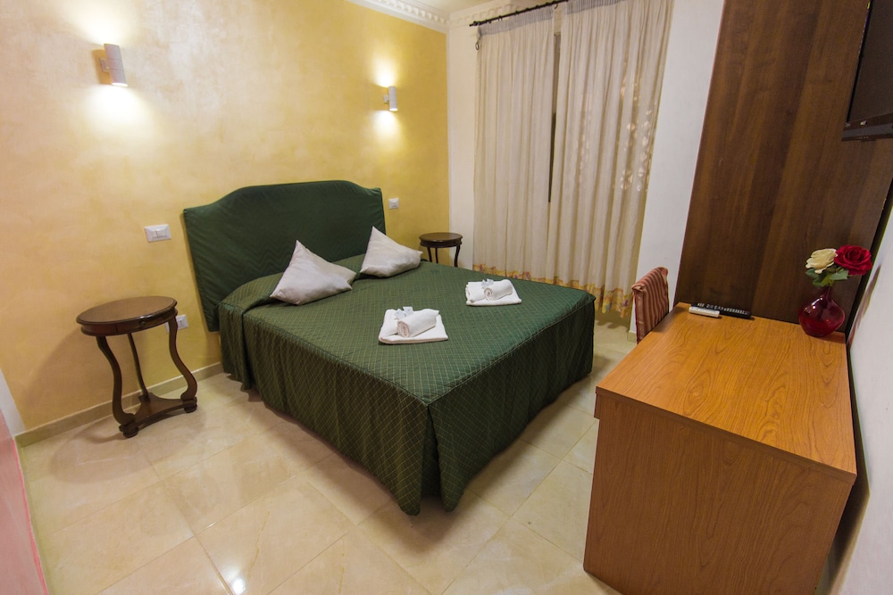 Classic Double Or Twin Room, City View