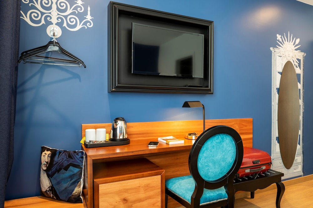 Twin Room thumbnail 6