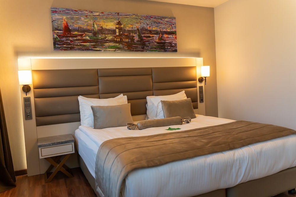 Deluxe Double or Twin Room, 1 Bedroom thumbnail 5