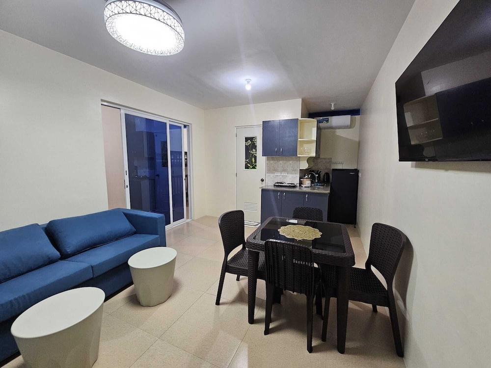 Family Studio Suite, Pool View