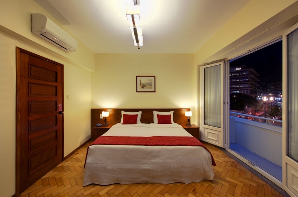 Suite, 1 King Bed photo 2