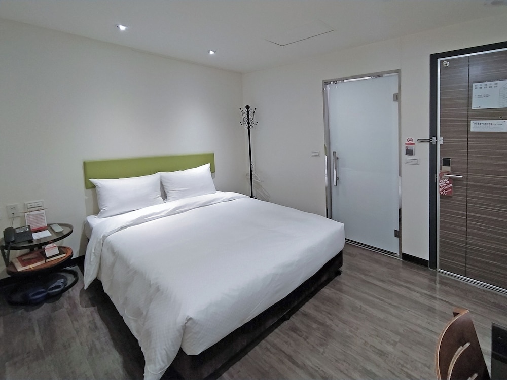 Double Room no Window photo 2