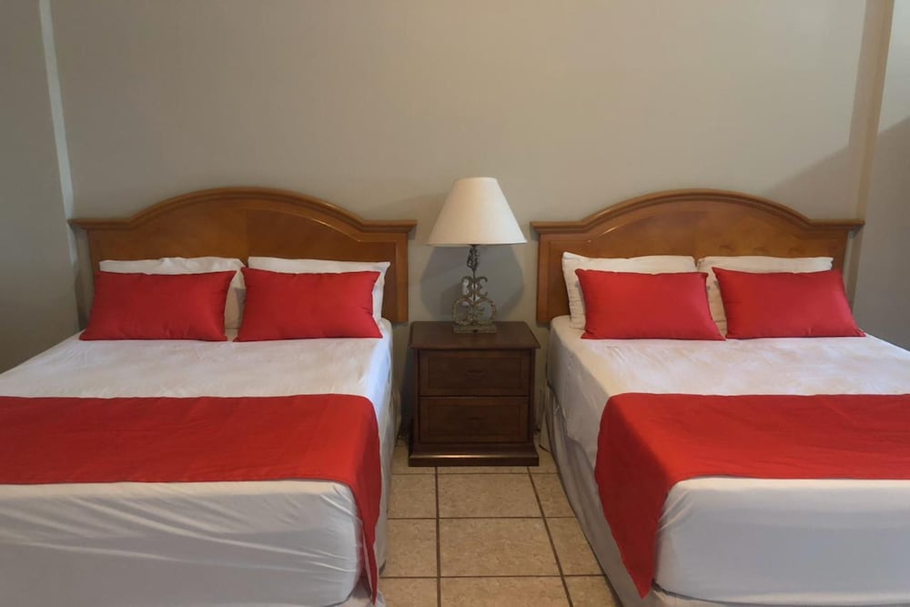 Room (SUITE 1)