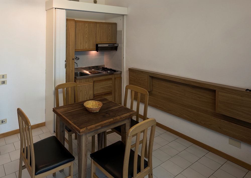 Apartment, 2 Bedrooms, 2 Bathrooms - Photo 2