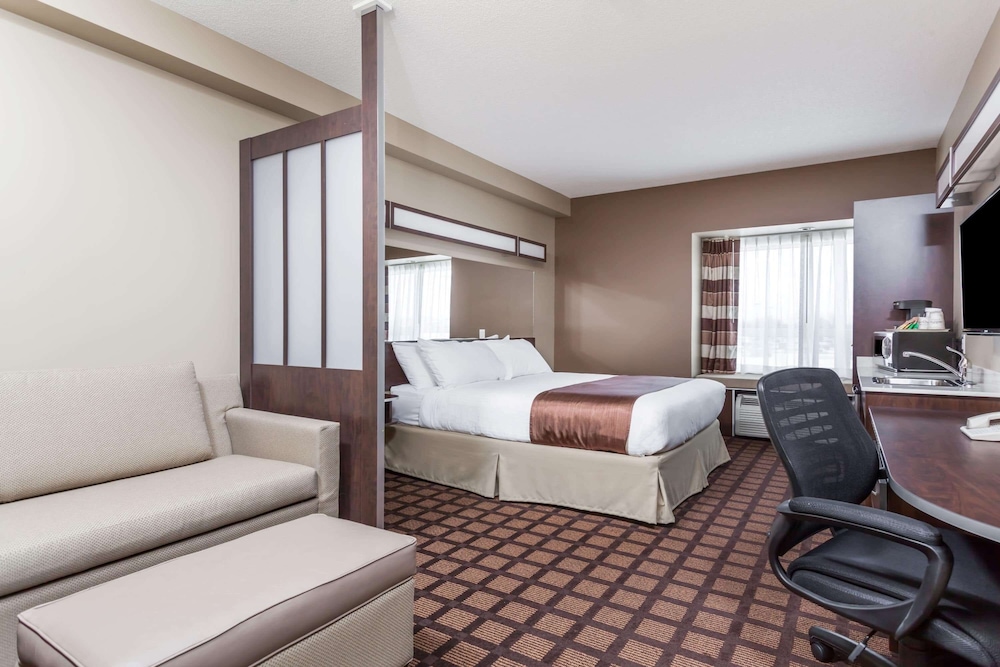 Suite, 1 Queen Bed with Sofa bed, Accessible Non Smoking