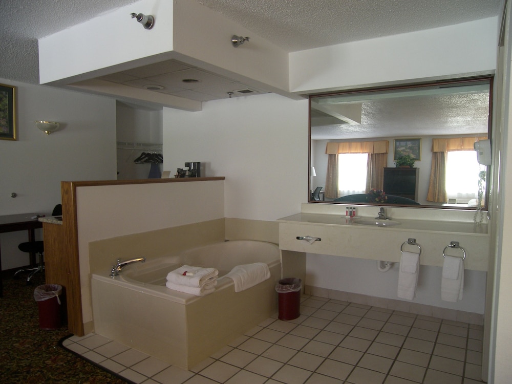 Suite, 1 King Bed, Non Smoking