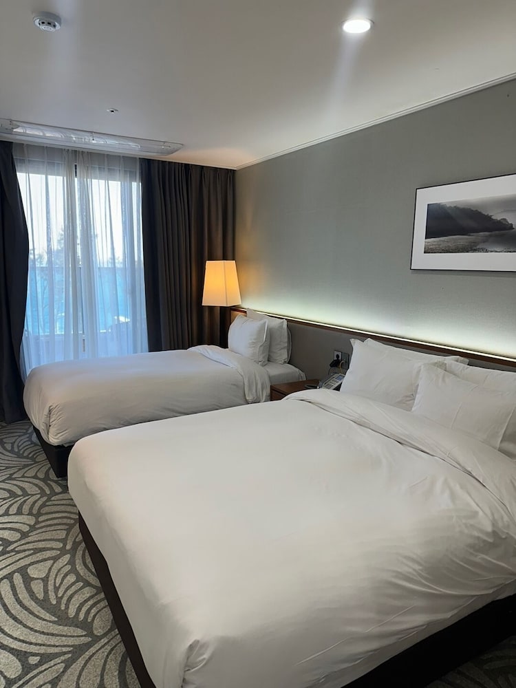 Standard Room, Multiple Beds, Non Smoking, Refrigerator - Photo 5