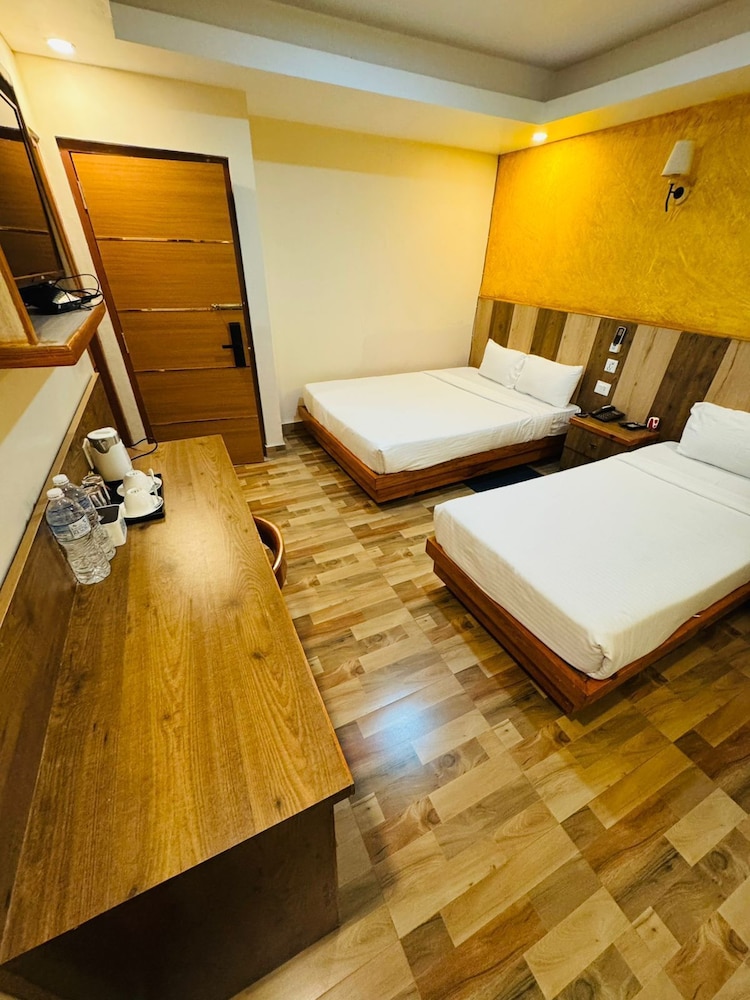 Deluxe Double or Twin Room photo 1