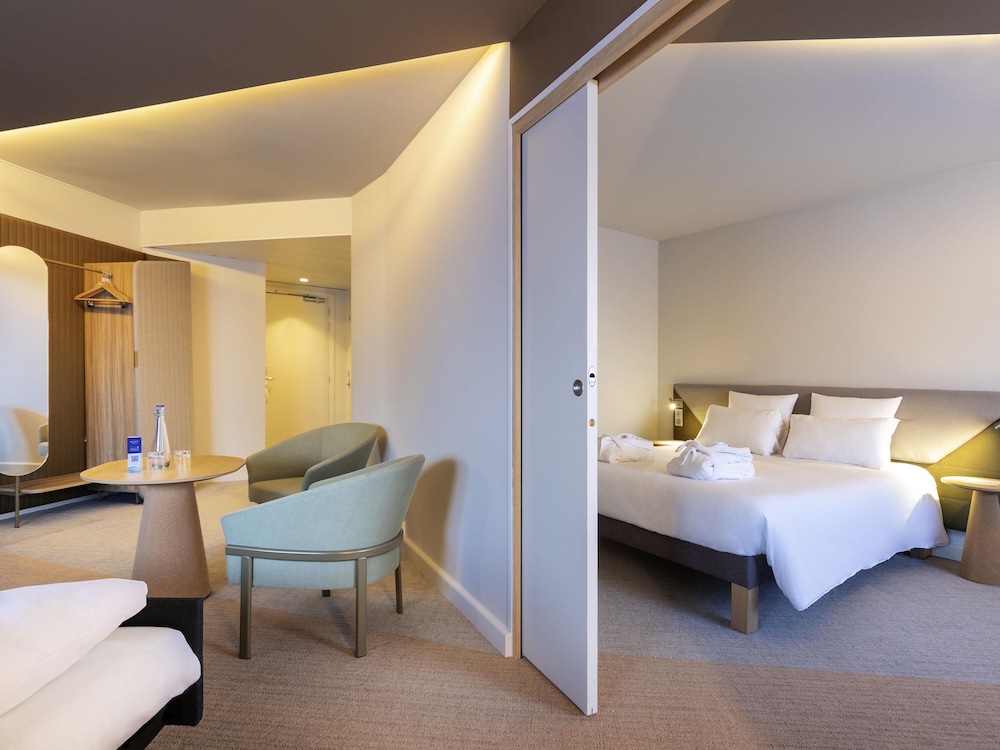 Family Suite, 1 Double Bed with Sofa bed - Photo 1