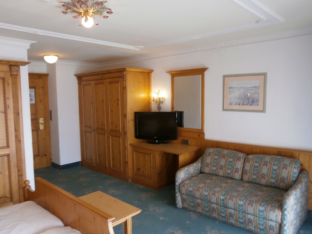 Triple Room, 1 Bedroom, Balcony (Fürstenhaus) photo 2