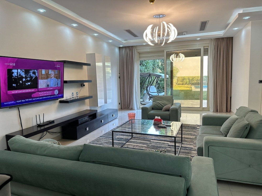Luxury Villa photo 1