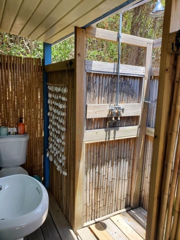 Cozy Double with Outdoor Shower