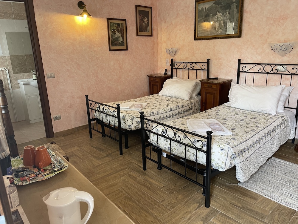 Chambre Tradition avec lits jumeaux, en bord de piscine
