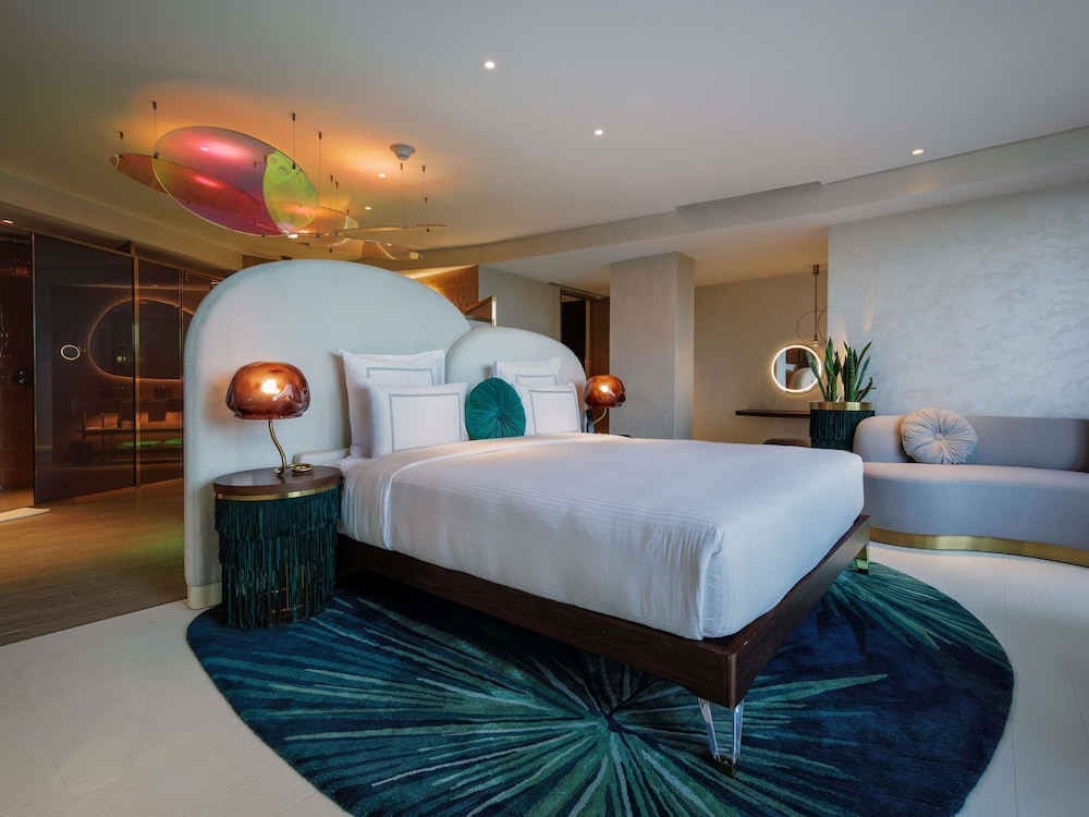 Suite, 1 King Bed, Balcony - Photo 6