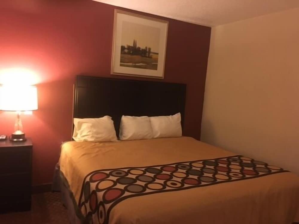 Room, 1 King Bed - Photo 3