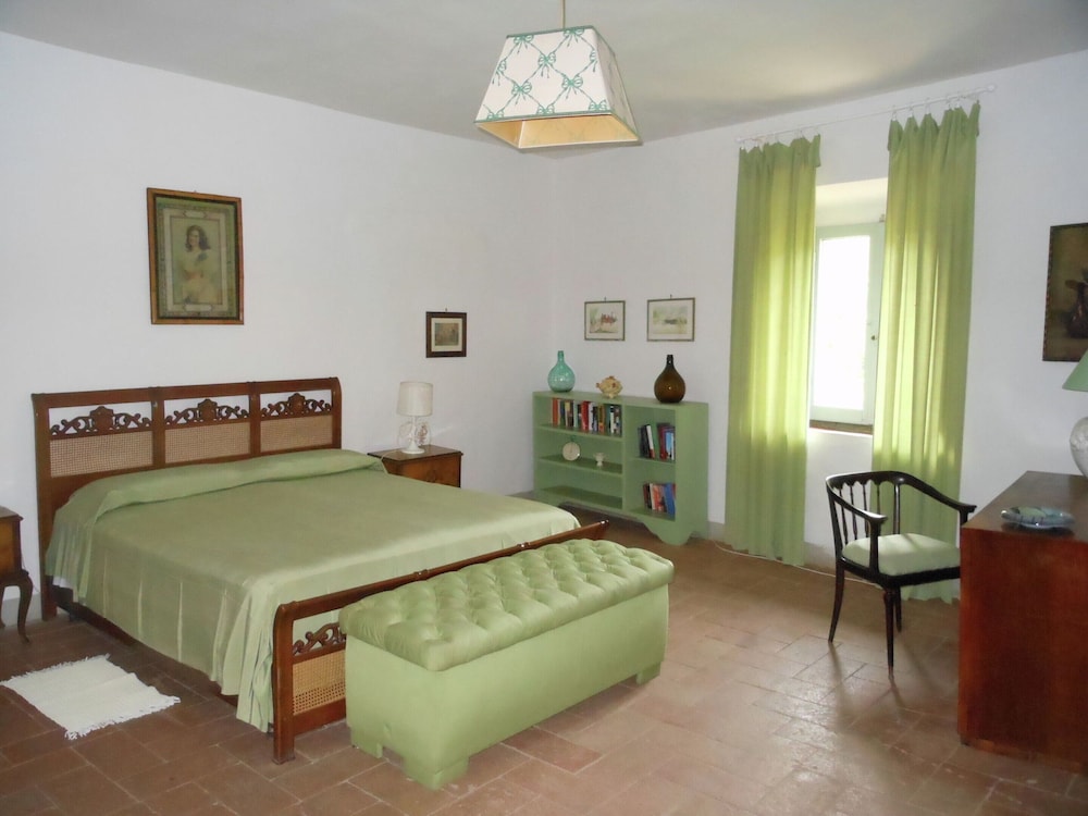Classic House, 3 Bedrooms photo 1