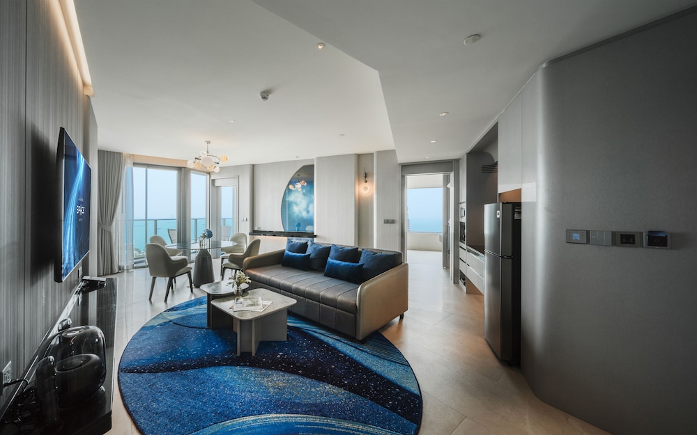 Space Suite Connecting