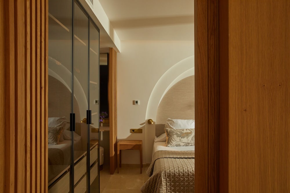 Suite Son Caliu Partial Sea View (VIP Lounge Included) - Photo 7