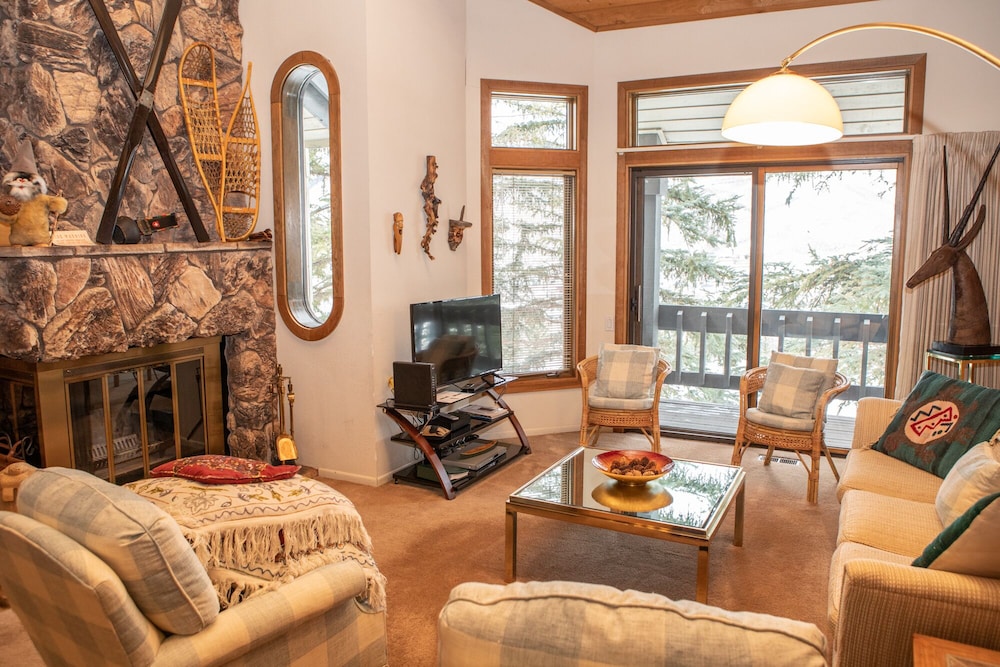Townhome, 3 Bedrooms photo 1