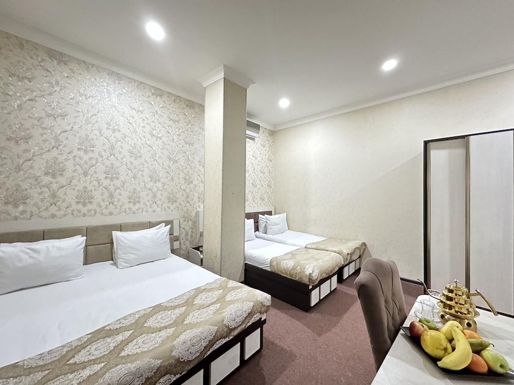 Elite Quadruple Room - Photo 2