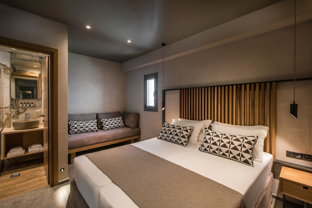 Deluxe Double or Twin Room (Sea view & Pool view)