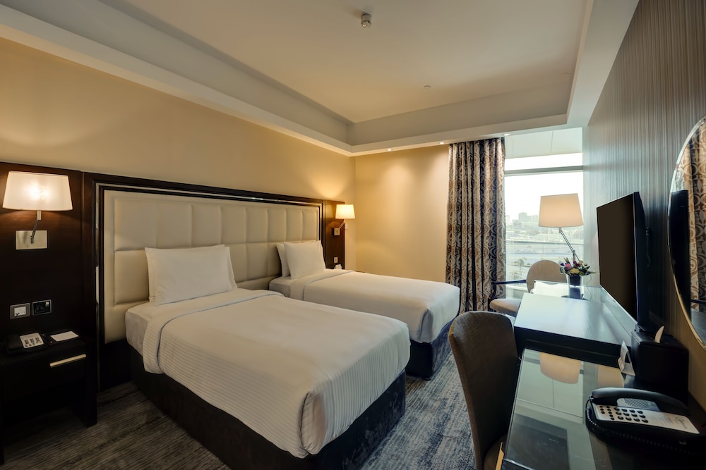 Superior Room, 2 Twin Beds (Creek view)