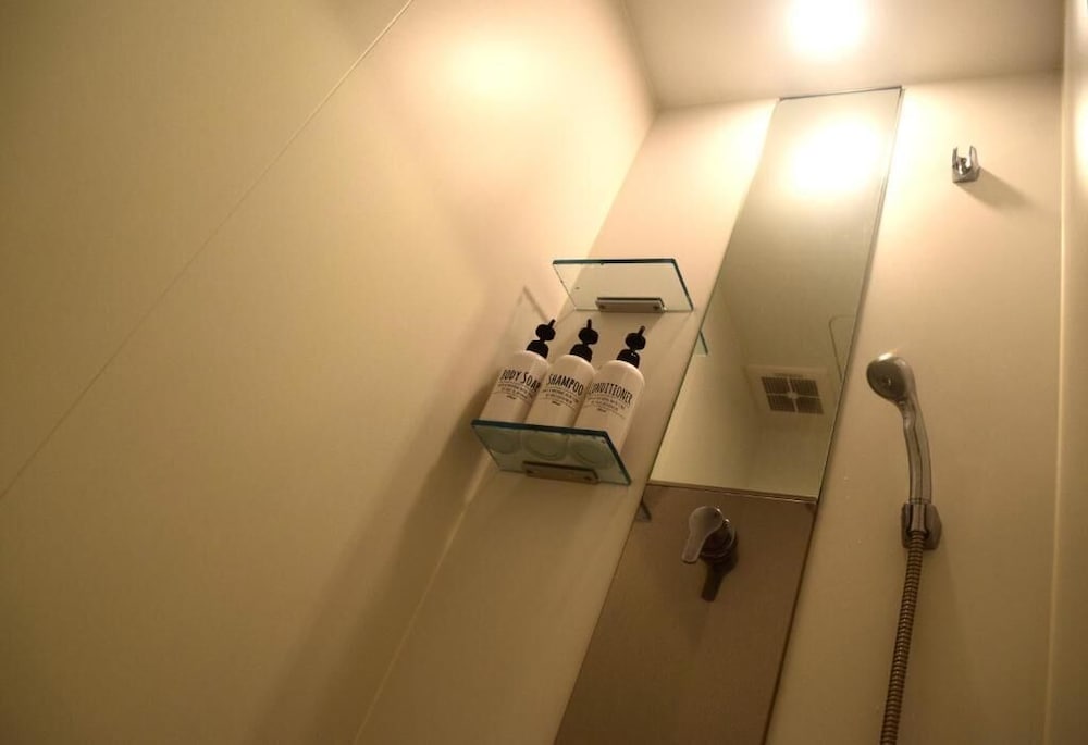 Double Room (202, possible to hear some noise) - Photo 2