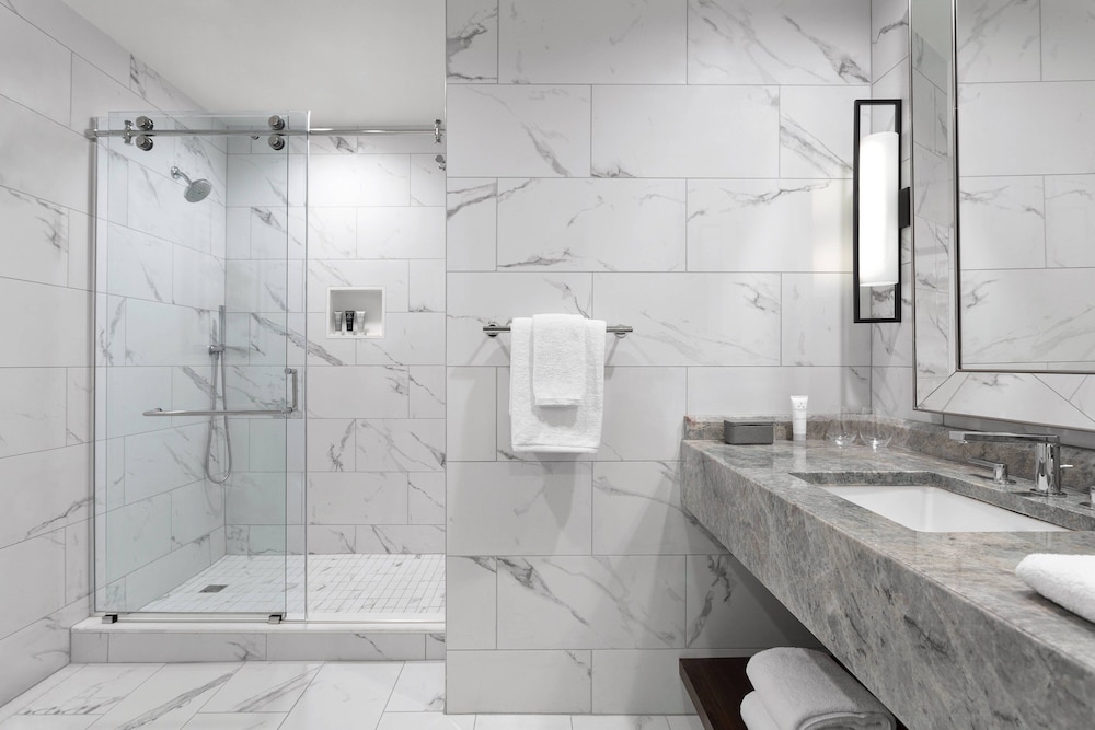 Suite, 2 Bedrooms, City View (Corner) - Photo 18