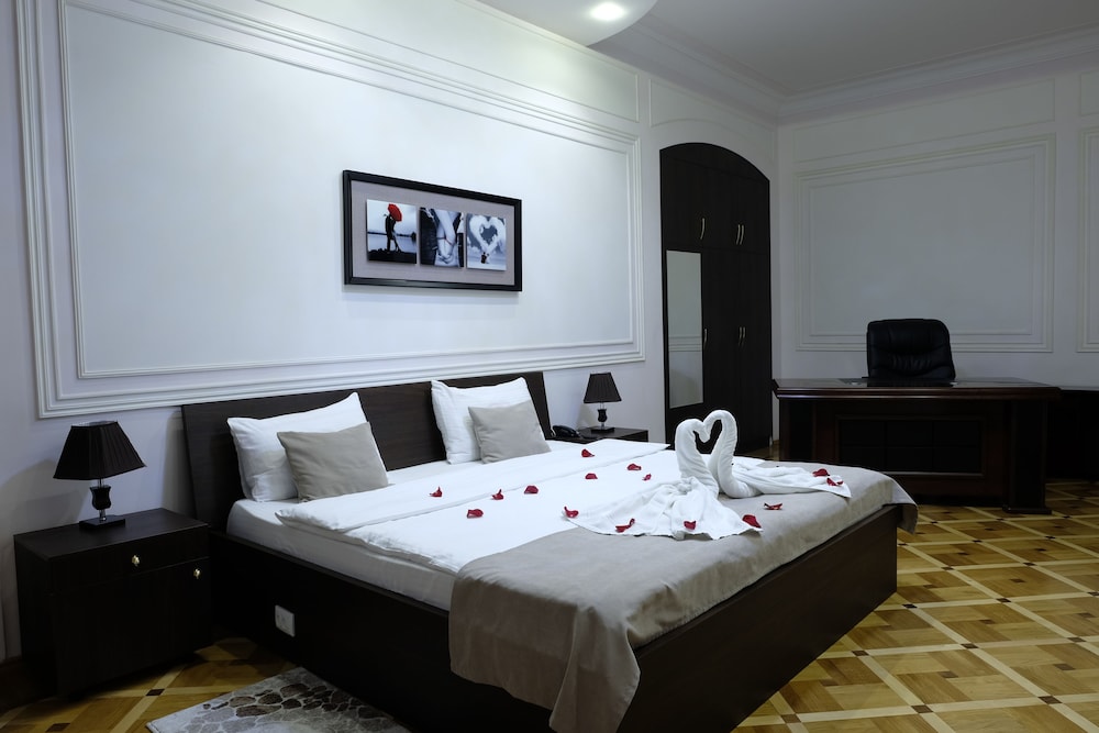 Junior Suite, Jetted Tub