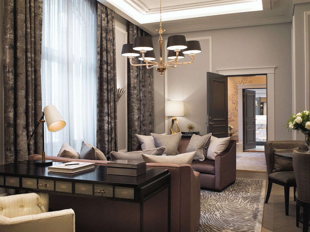 Signature Suite