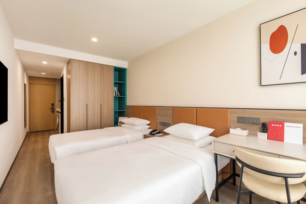 Economy Twin Room, City View