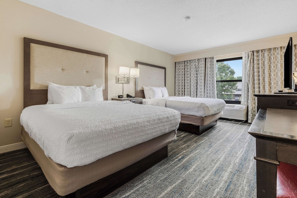 Room, 2 Double Beds, Non Smoking photo 3