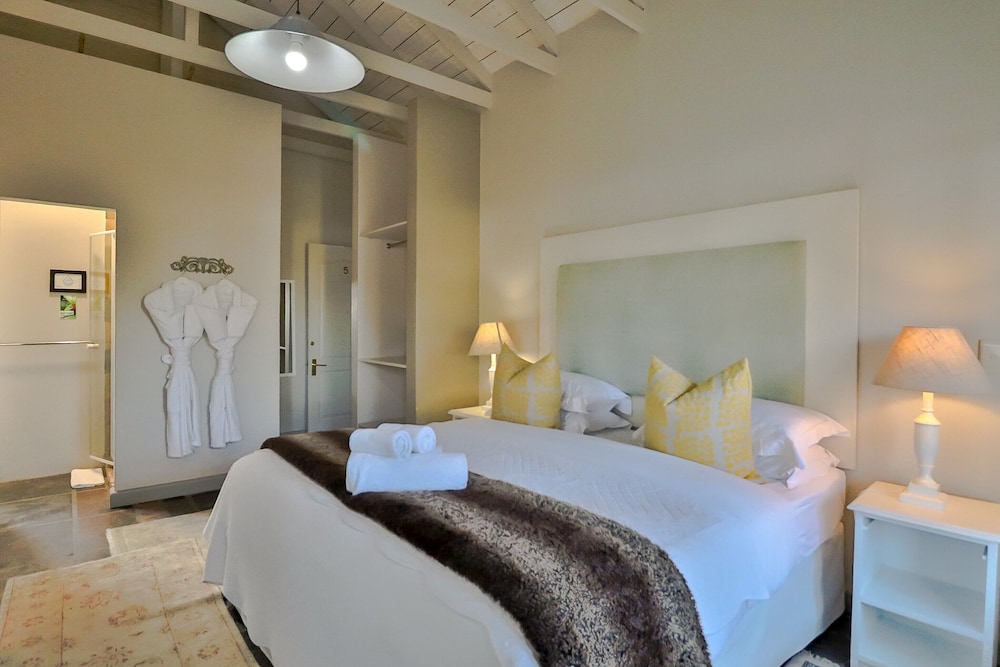 Deluxe Double or Twin Room photo 2