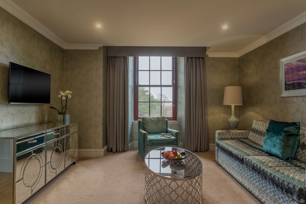 Suite, 1 King Bed, Non Smoking, Hot Tub (Walk-in Shower;with Sofabed) - Photo 6