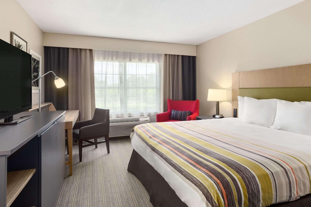 Premium Suite, 1 King Bed, Non Smoking - Photo 1