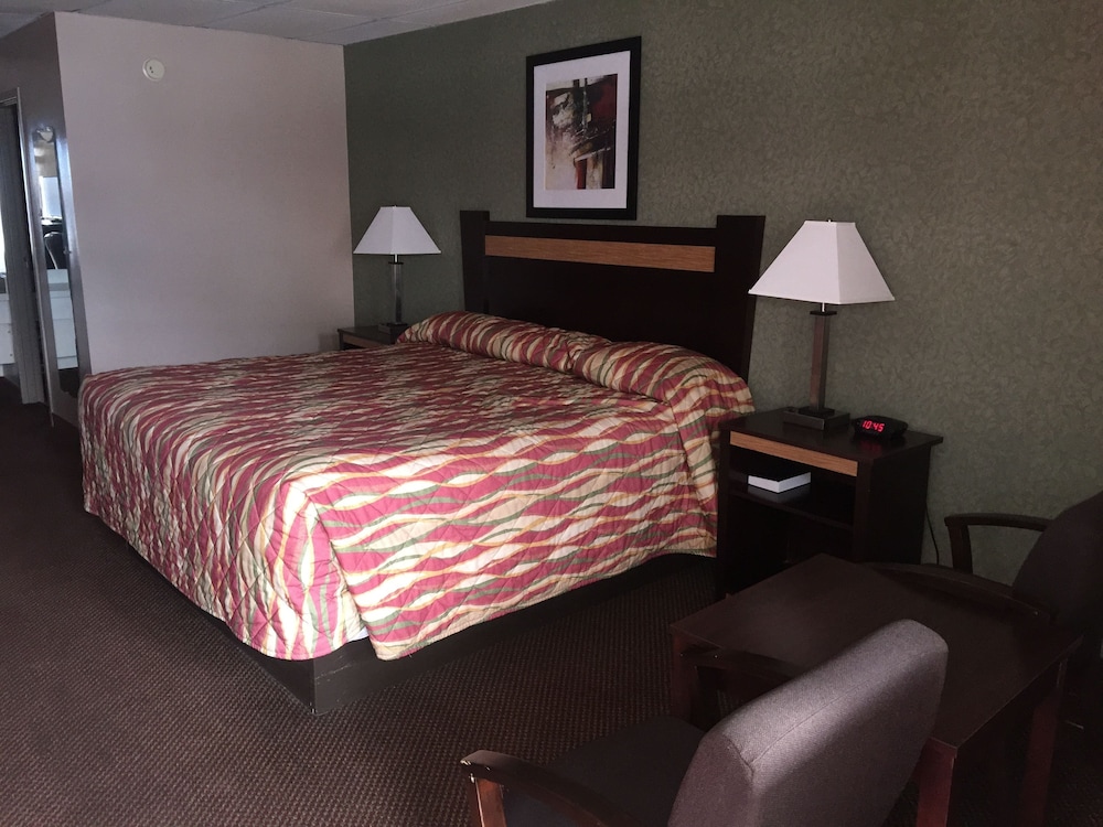 Room, 1 King Bed - Photo 3