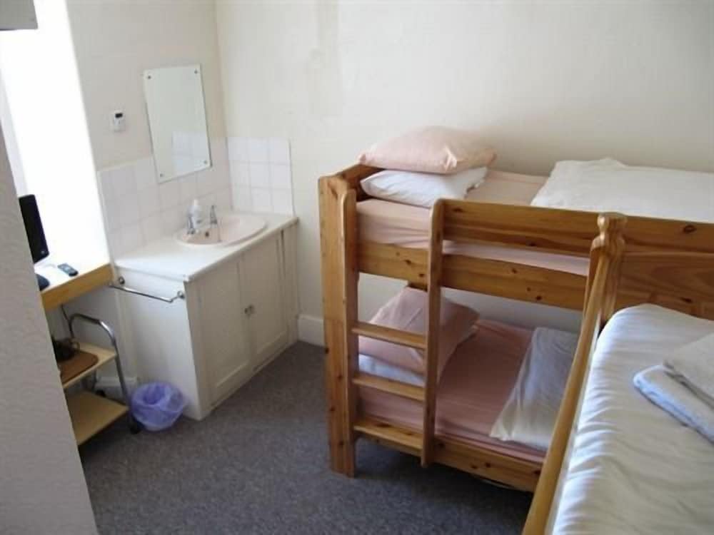 Room, Shared Bathroom (5 person room) photo 2
