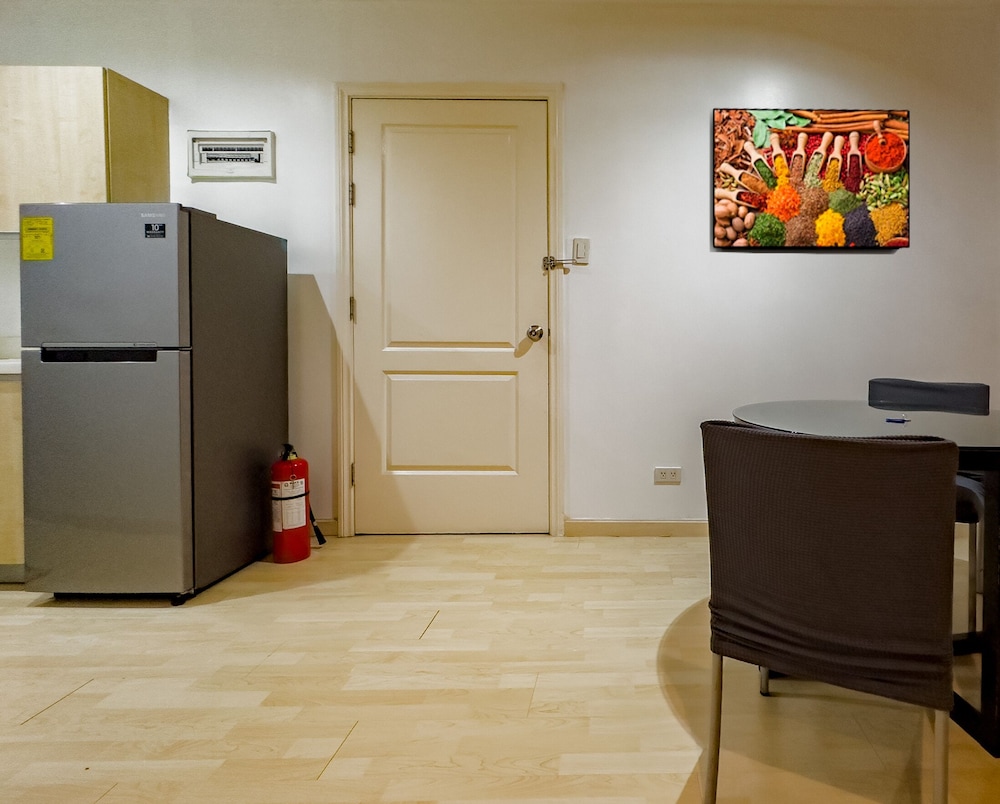 Basic Apartment, 1 Bedroom, Balcony, City View photo 3