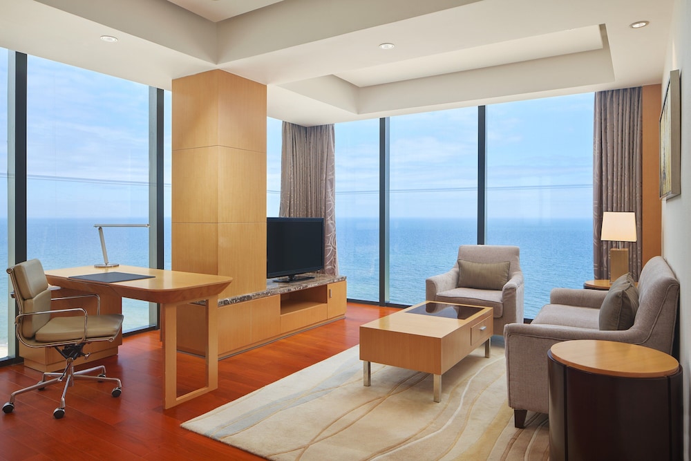 Suite, 1 King Bed, Ocean View - Photo 1