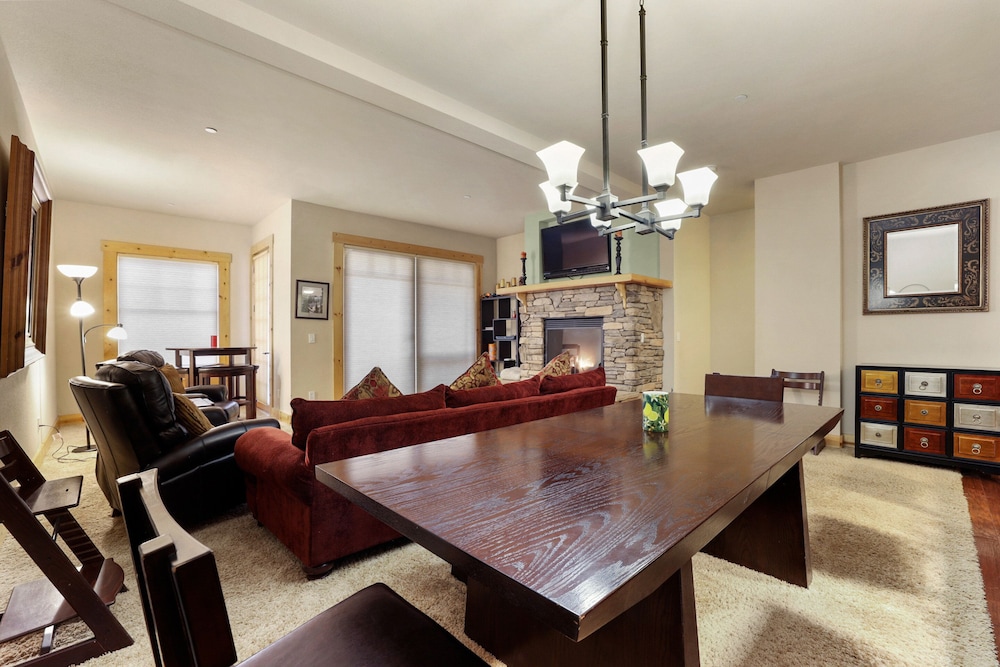 Room, 3 Bedrooms (Timber Ridge)