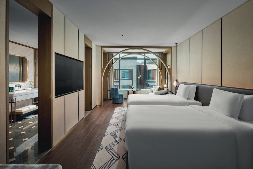 Premium Room, 2 Double Beds, Bathtub photo 1